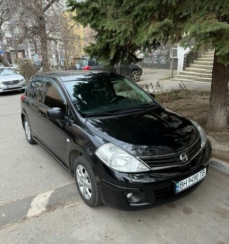 Черный Ниссан Тиида, объемом двигателя 1.6 л и пробегом 155 тыс. км за 5400 $, фото 1 на Automoto.ua