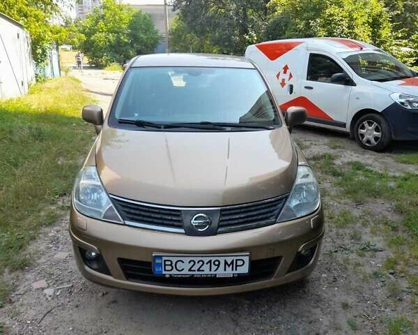 Коричневый Ниссан Тиида, объемом двигателя 1.6 л и пробегом 184 тыс. км за 5800 $, фото 1 на Automoto.ua