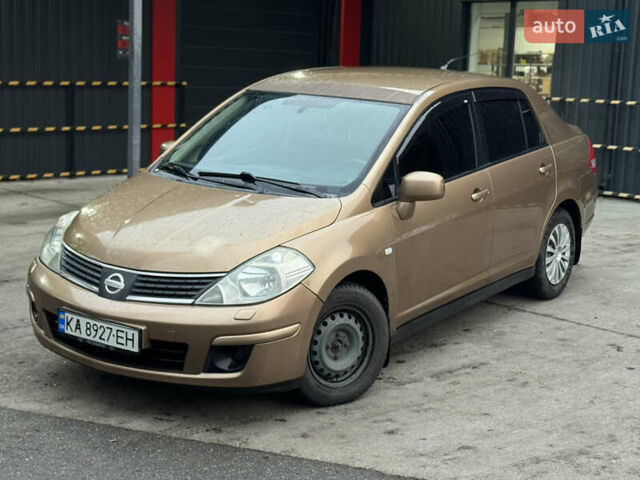 Коричневый Ниссан Тиида, объемом двигателя 1.6 л и пробегом 327 тыс. км за 4200 $, фото 1 на Automoto.ua
