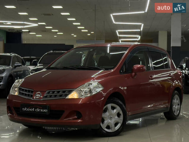 Красный Ниссан Тиида, объемом двигателя 1.5 л и пробегом 68 тыс. км за 7599 $, фото 1 на Automoto.ua