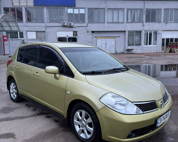 Желтый Ниссан Тиида, объемом двигателя 1.6 л и пробегом 171 тыс. км за 5799 $, фото 1 на Automoto.ua