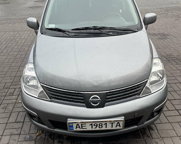 Сірий Ніссан Тііда, об'ємом двигуна 1.6 л та пробігом 138 тис. км за 5800 $, фото 1 на Automoto.ua