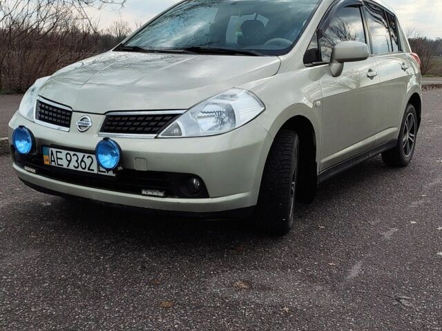 Сірий Ніссан Тііда, об'ємом двигуна 1.6 л та пробігом 271 тис. км за 5000 $, фото 1 на Automoto.ua