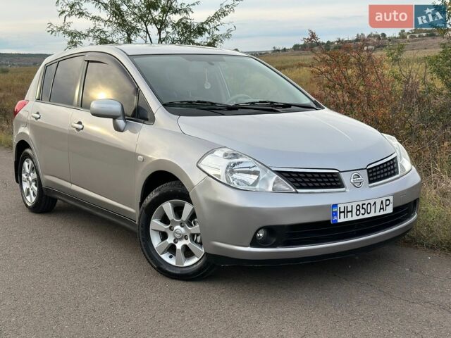 Сірий Ніссан Тііда, об'ємом двигуна 1.6 л та пробігом 129 тис. км за 6700 $, фото 1 на Automoto.ua