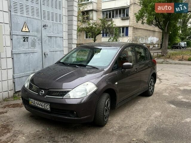 Серый Ниссан Тиида, объемом двигателя 1.6 л и пробегом 298 тыс. км за 3950 $, фото 1 на Automoto.ua