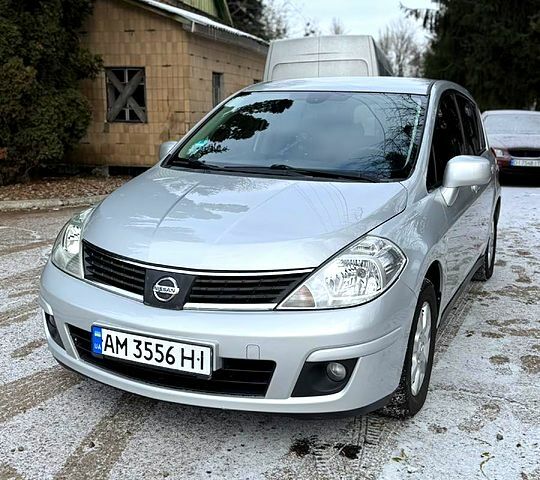 Серый Ниссан Тиида, объемом двигателя 1.6 л и пробегом 155 тыс. км за 6760 $, фото 1 на Automoto.ua
