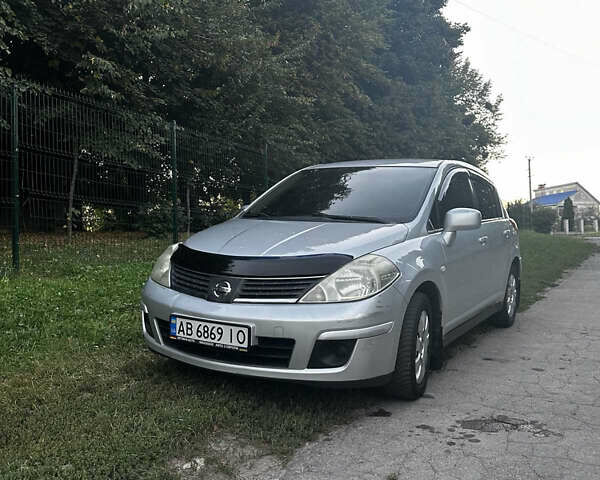 Серый Ниссан Тиида, объемом двигателя 1.6 л и пробегом 177 тыс. км за 5600 $, фото 1 на Automoto.ua