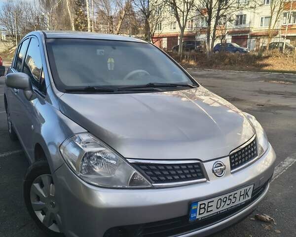 Серый Ниссан Тиида, объемом двигателя 1.6 л и пробегом 192 тыс. км за 5800 $, фото 1 на Automoto.ua