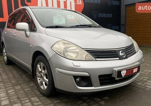 Серый Ниссан Тиида, объемом двигателя 1.8 л и пробегом 216 тыс. км за 4400 $, фото 1 на Automoto.ua