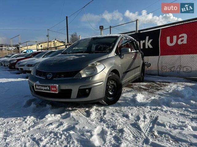 Серый Ниссан Тиида, объемом двигателя 1.6 л и пробегом 214 тыс. км за 6490 $, фото 1 на Automoto.ua