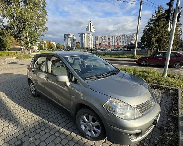 Сірий Ніссан Тііда, об'ємом двигуна 1.6 л та пробігом 196 тис. км за 5800 $, фото 1 на Automoto.ua