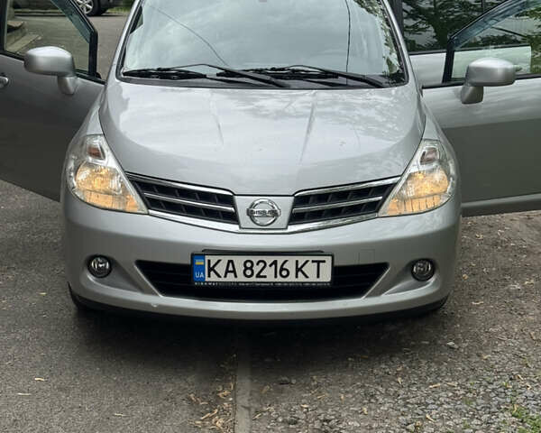 Серый Ниссан Тиида, объемом двигателя 1.5 л и пробегом 77 тыс. км за 7500 $, фото 1 на Automoto.ua