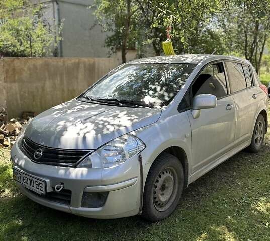 Серый Ниссан Тиида, объемом двигателя 1.6 л и пробегом 80 тыс. км за 7000 $, фото 1 на Automoto.ua