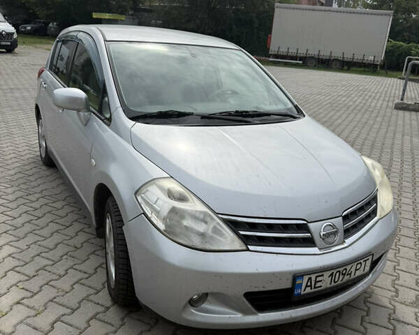 Сірий Ніссан Тііда, об'ємом двигуна 1.5 л та пробігом 113 тис. км за 6900 $, фото 1 на Automoto.ua