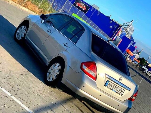 Серый Ниссан Тиида, объемом двигателя 1.6 л и пробегом 176 тыс. км за 5200 $, фото 1 на Automoto.ua