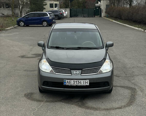 Сірий Ніссан Тііда, об'ємом двигуна 1.6 л та пробігом 220 тис. км за 4900 $, фото 1 на Automoto.ua