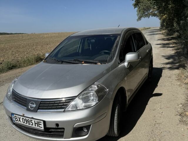 Сірий Ніссан Тііда, об'ємом двигуна 1.6 л та пробігом 202 тис. км за 5000 $, фото 1 на Automoto.ua