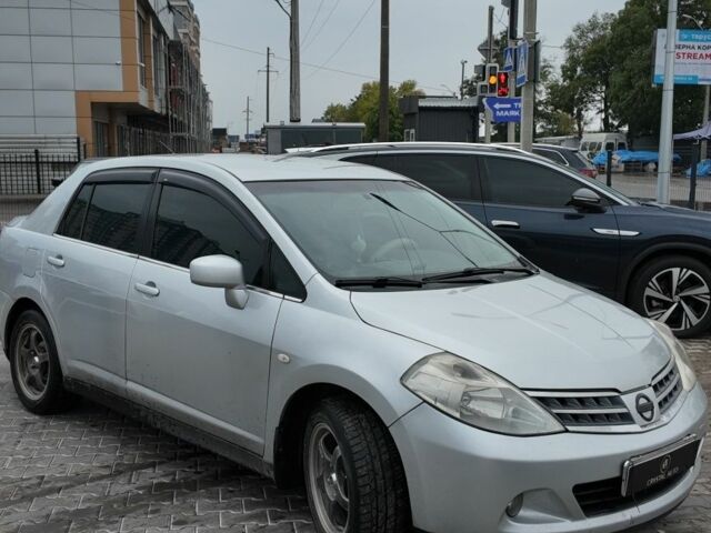 Серый Ниссан Тиида, объемом двигателя 0 л и пробегом 182 тыс. км за 6300 $, фото 1 на Automoto.ua