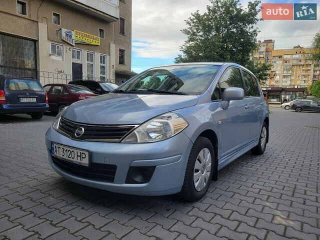Синий Ниссан Тиида, объемом двигателя 1.6 л и пробегом 131 тыс. км за 7650 $, фото 1 на Automoto.ua