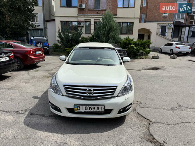Белый Ниссан Теана, объемом двигателя 2.5 л и пробегом 108 тыс. км за 8500 $, фото 1 на Automoto.ua