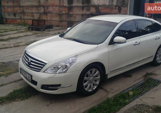 Белый Ниссан Теана, объемом двигателя 3.5 л и пробегом 112 тыс. км за 11200 $, фото 1 на Automoto.ua