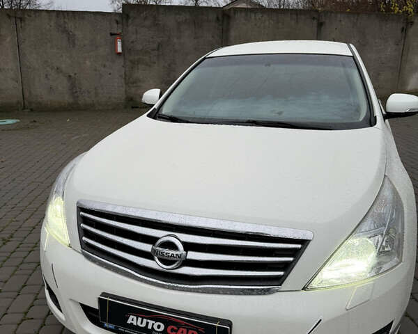 Белый Ниссан Теана, объемом двигателя 0 л и пробегом 178 тыс. км за 8500 $, фото 1 на Automoto.ua