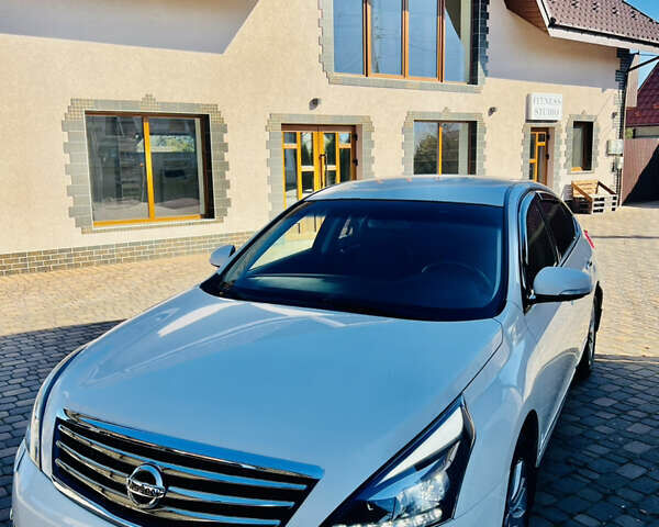 Белый Ниссан Теана, объемом двигателя 2.5 л и пробегом 116 тыс. км за 12700 $, фото 1 на Automoto.ua