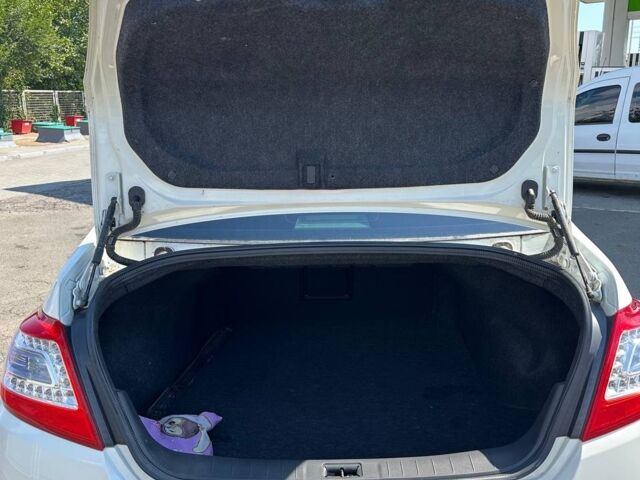 Белый Ниссан Теана, объемом двигателя 2.5 л и пробегом 0 тыс. км за 9700 $, фото 1 на Automoto.ua