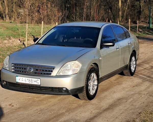 Бежевый Ниссан Теана, объемом двигателя 2 л и пробегом 295 тыс. км за 4500 $, фото 1 на Automoto.ua