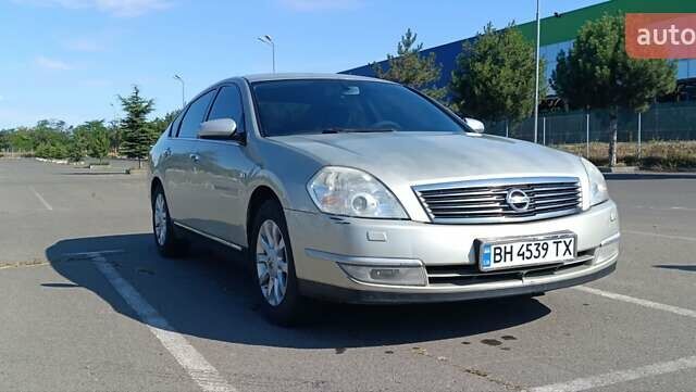 Бежевый Ниссан Теана, объемом двигателя 2.35 л и пробегом 298 тыс. км за 4900 $, фото 1 на Automoto.ua