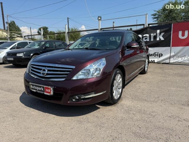 Красный Ниссан Теана, объемом двигателя 3.5 л и пробегом 141 тыс. км за 10440 $, фото 1 на Automoto.ua