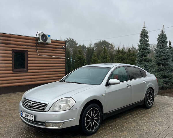 Серый Ниссан Теана, объемом двигателя 2.35 л и пробегом 382 тыс. км за 4500 $, фото 1 на Automoto.ua