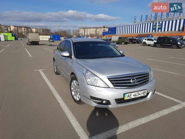 Серый Ниссан Теана, объемом двигателя 2.5 л и пробегом 242 тыс. км за 7200 $, фото 1 на Automoto.ua