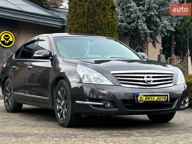 Серый Ниссан Теана, объемом двигателя 2.5 л и пробегом 176 тыс. км за 8200 $, фото 1 на Automoto.ua
