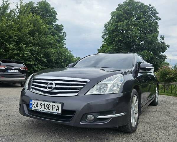 Серый Ниссан Теана, объемом двигателя 3.5 л и пробегом 260 тыс. км за 5900 $, фото 1 на Automoto.ua