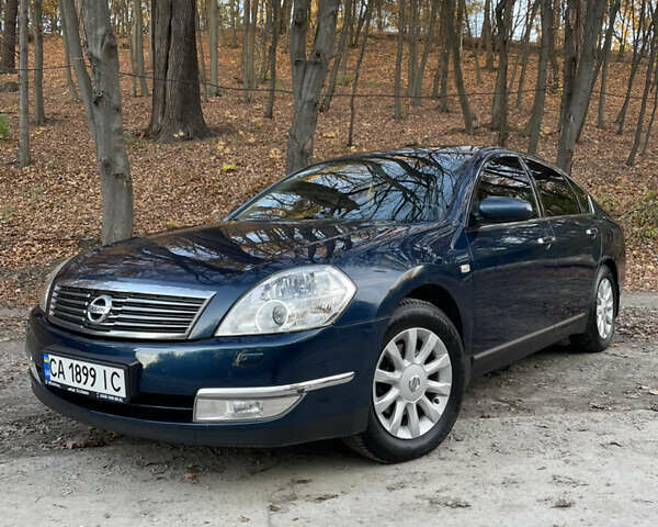 Синий Ниссан Теана, объемом двигателя 2.3 л и пробегом 278 тыс. км за 5100 $, фото 1 на Automoto.ua