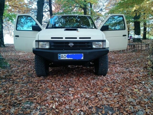 Бежевий Ніссан Террано, об'ємом двигуна 2.7 л та пробігом 180 тис. км за 6500 $, фото 1 на Automoto.ua