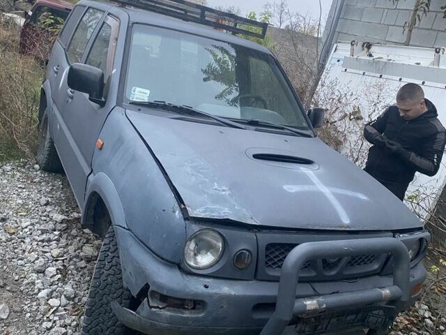 Черный Ниссан Террано, объемом двигателя 0 л и пробегом 300 тыс. км за 600 $, фото 1 на Automoto.ua