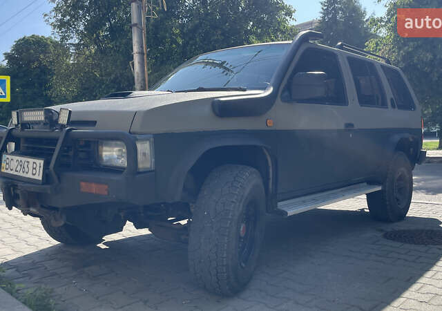 Серый Ниссан Террано, объемом двигателя 2.66 л и пробегом 250 тыс. км за 5500 $, фото 1 на Automoto.ua