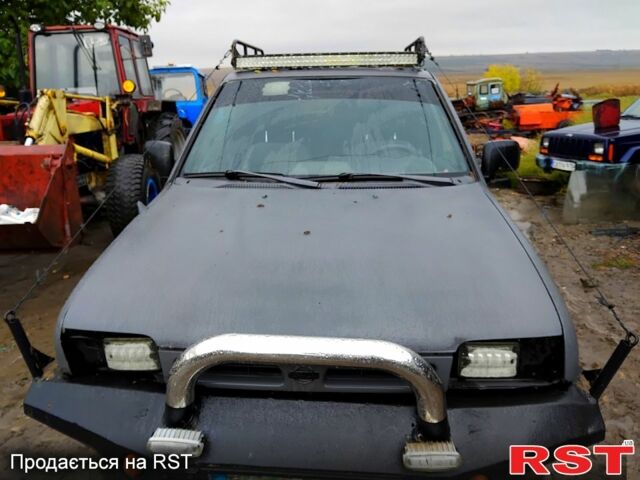 Сірий Ніссан Террано, об'ємом двигуна 2.7 л та пробігом 300 тис. км за 3000 $, фото 1 на Automoto.ua