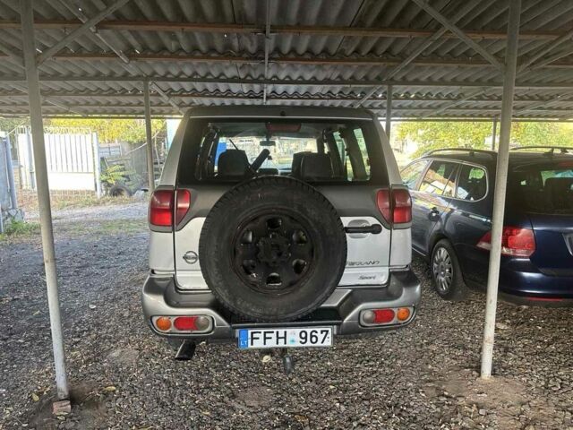 Сірий Ніссан Террано, об'ємом двигуна 2.7 л та пробігом 300 тис. км за 2624 $, фото 1 на Automoto.ua