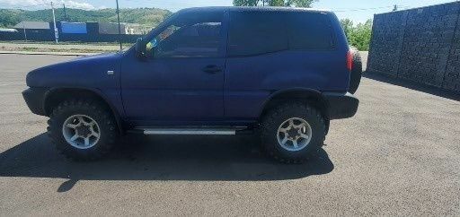 Синій Ніссан Террано, об'ємом двигуна 2.4 л та пробігом 200 тис. км за 4850 $, фото 1 на Automoto.ua