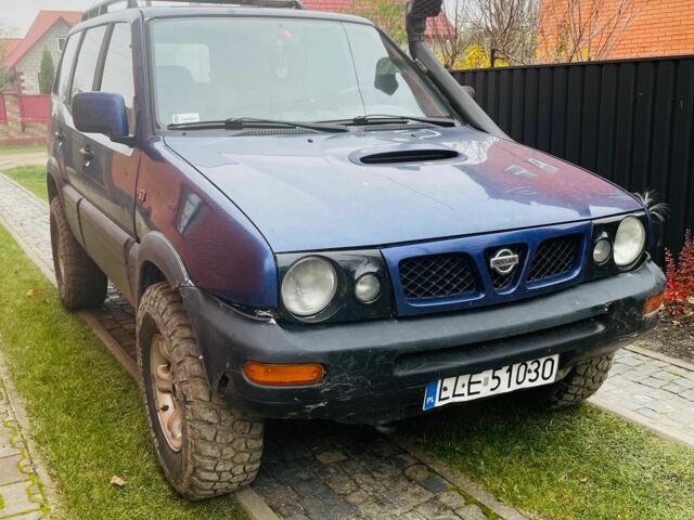 Синий Ниссан Террано, объемом двигателя 2.7 л и пробегом 300 тыс. км за 3300 $, фото 1 на Automoto.ua