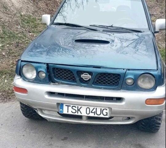 Синий Ниссан Террано, объемом двигателя 2.7 л и пробегом 300 тыс. км за 999 $, фото 1 на Automoto.ua