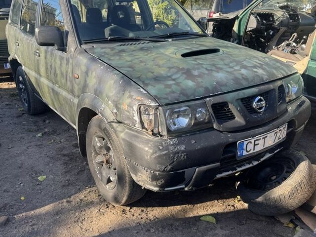 Зеленый Ниссан Террано, объемом двигателя 2.7 л и пробегом 275 тыс. км за 1750 $, фото 1 на Automoto.ua