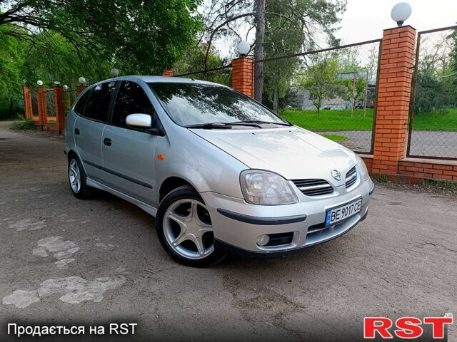 Серый Ниссан Тино, объемом двигателя 2.2 л и пробегом 260 тыс. км за 3500 $, фото 1 на Automoto.ua