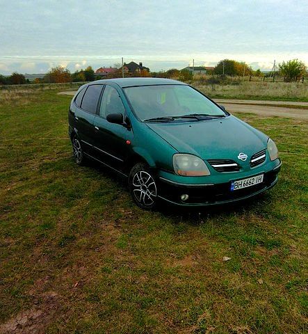 Зелений Ніссан Тіно, об'ємом двигуна 2.2 л та пробігом 350 тис. км за 2100 $, фото 1 на Automoto.ua