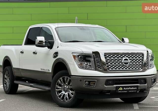 Білий Ніссан Титан, об'ємом двигуна 5.55 л та пробігом 28 тис. км за 41000 $, фото 1 на Automoto.ua