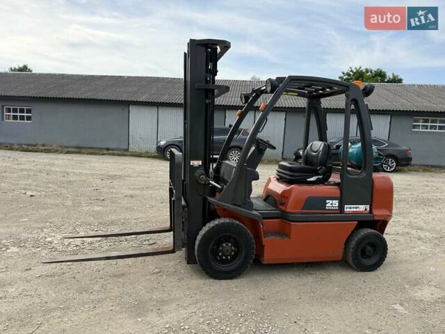 Ниссан ЮД 2004 в Тячеве на Automoto.ua Коричневый Ниссан ЮД, объемом двигателя 0 л и пробегом 15 тыс. км за 11500 $, фото 1 на Automoto.ua