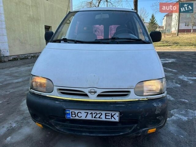 Белый Ниссан Ванетте, объемом двигателя 2.3 л и пробегом 332 тыс. км за 600 $, фото 1 на Automoto.ua